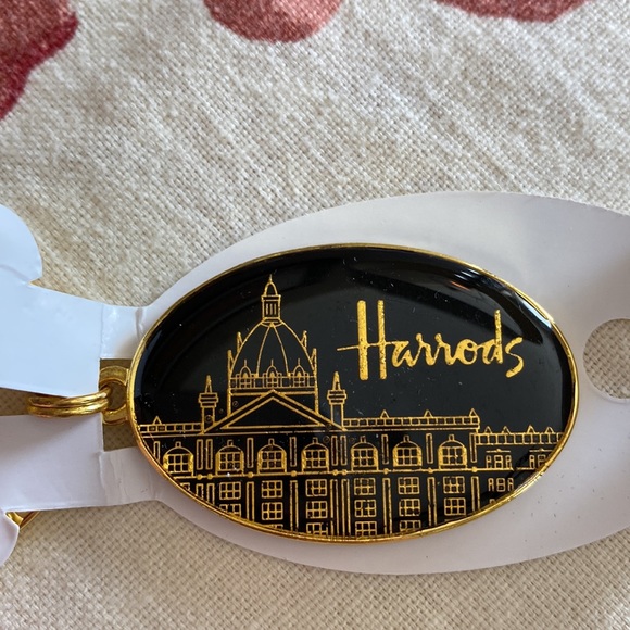 Harrods Accessories - HARRODS SKYLINE KEYRING, Dark Green & Gold plated 3-pc set/ charm NWTAG attached